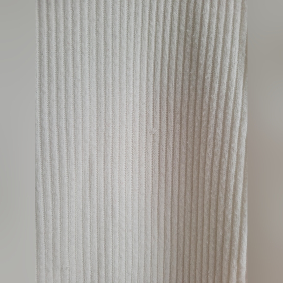 A&F mock turtleneck puff long sleeve top - Picture 3 of 4